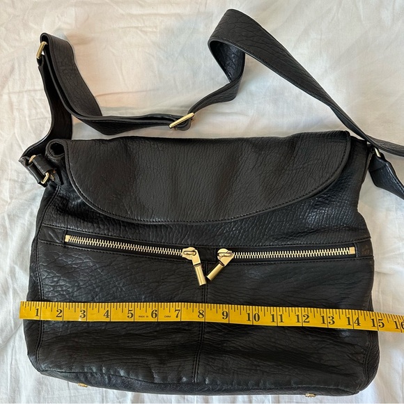 Elizabeth and James Black Leather shoulder Crossbody bag - Picture 2 of 8